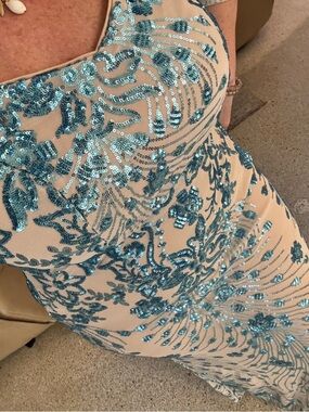 NWT Blue and White 3/4 Sleeve Wedding Gown -Never Altered